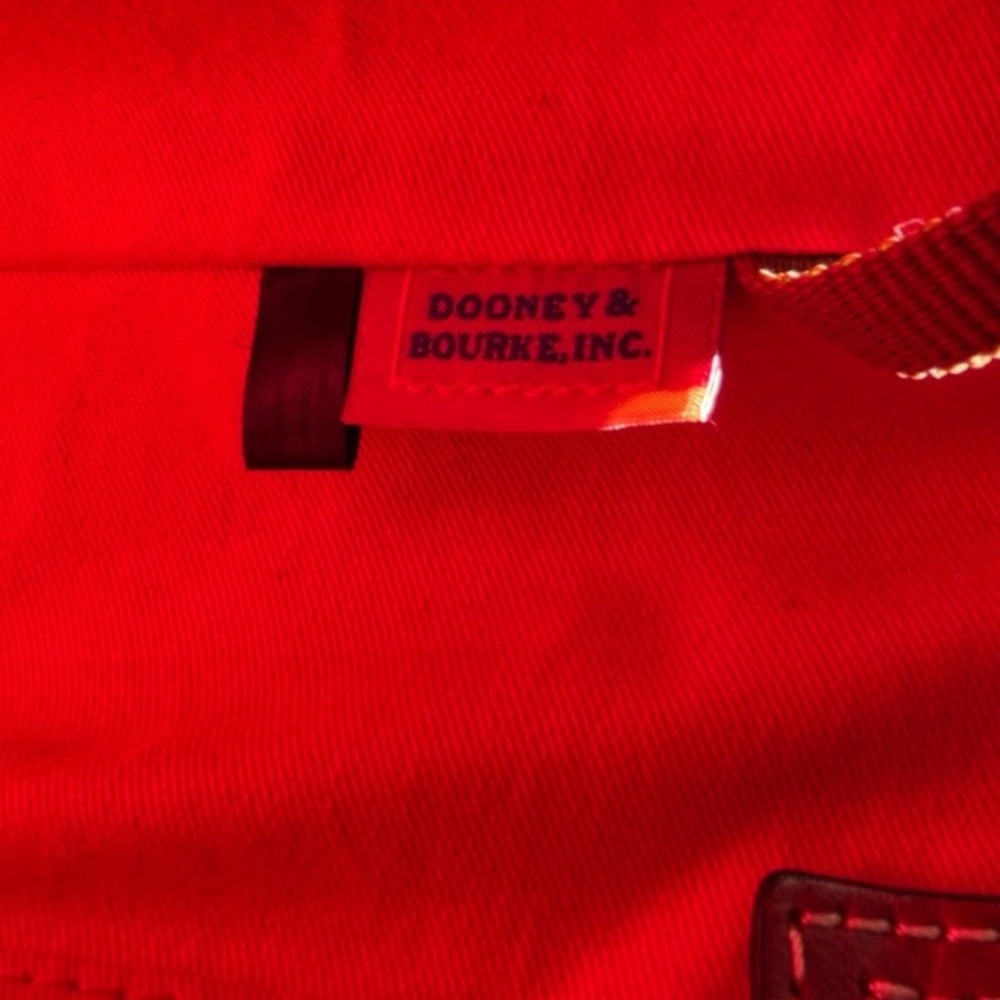 Dooney & Bourke Taupe and Tan Leather Tote EUC Open to Offers For Sale - Picture 4 of 10